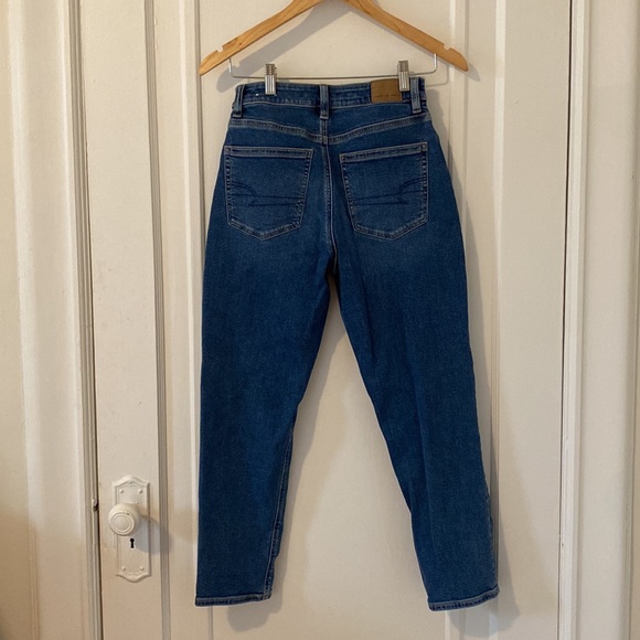 American Eagle Stretch Curvy Mom jean (blue) - Picture 2 of 4